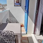 A 100m De La Avec Terrasse Et Parking Prive - Fr-1-194-304 Apartment