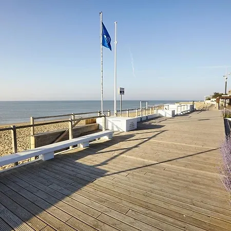 Apartment A 100m De La Avec Terrasse Et Parking Prive - Fr-1-194-304 La Tranche-sur-Mer